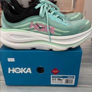 HOKA Bondi 9 Women's Running Shoes - Mint and Black